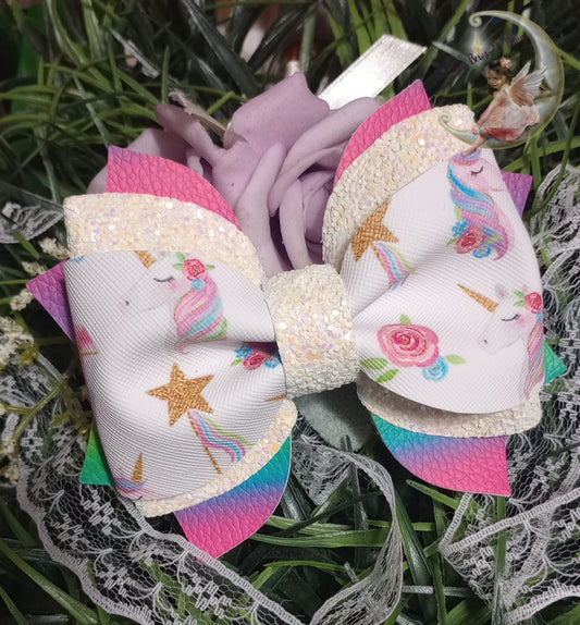 Unicorns and crystals bow