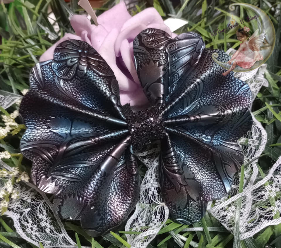 Oil spill butterfly embossed scalloped pinch bow